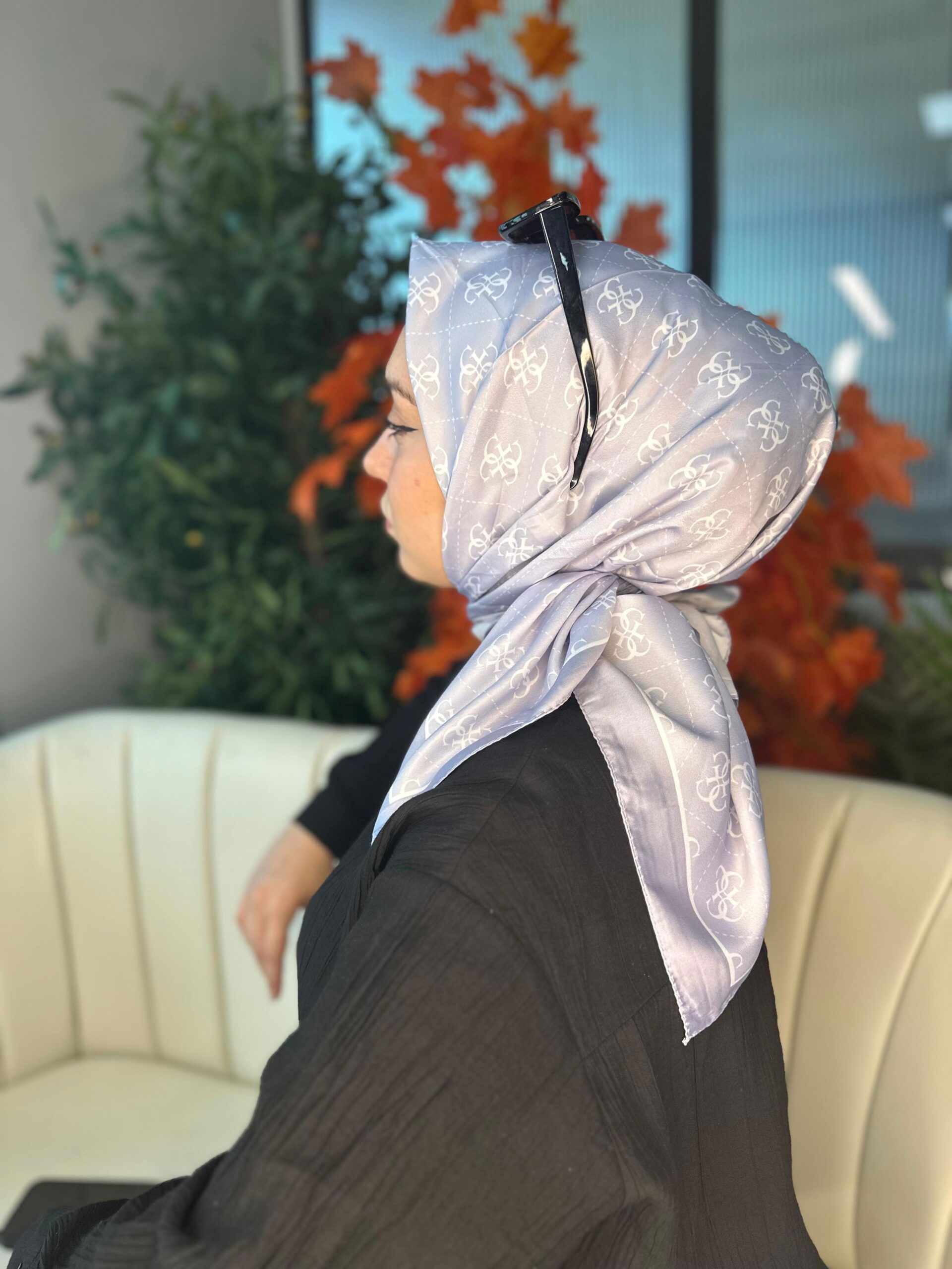 Guess Desen Vual İpek Eşarp-6204527-Gümüş